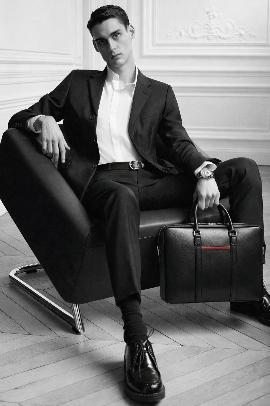Le sac de travail compact: un design minimaliste aux capacités maximales